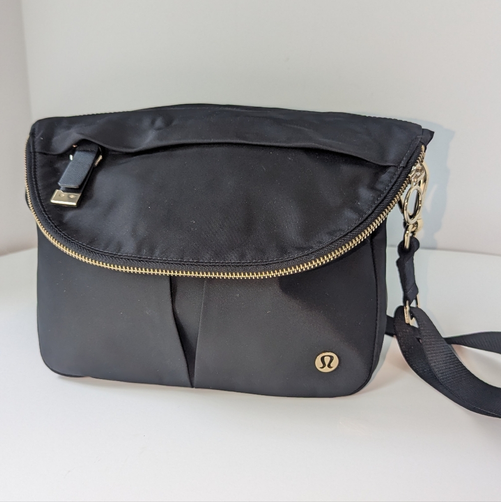 Lululemon All Night Festival Bag 5L BLK/GOLD ONE SIZE EUC